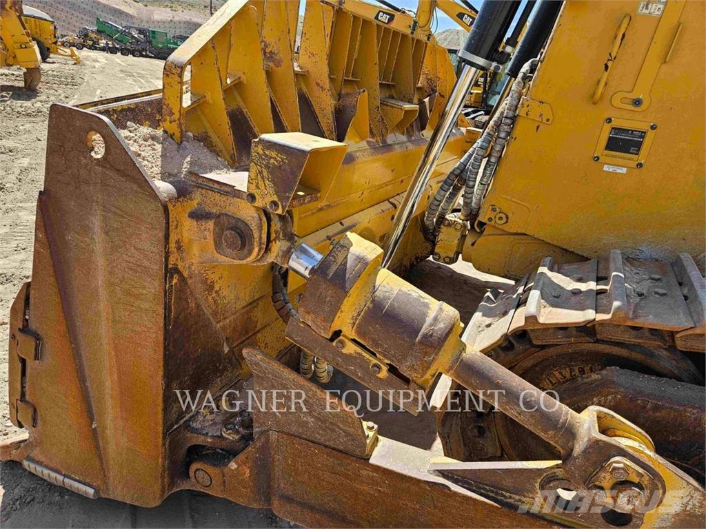 CAT D8T Crawler dozers