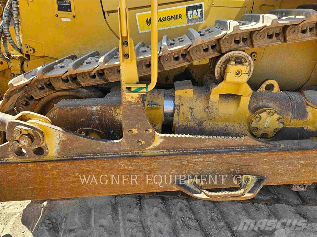 CAT D8T Crawler dozers