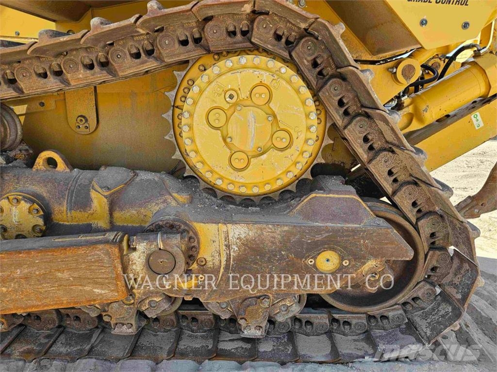 CAT D8T Crawler dozers