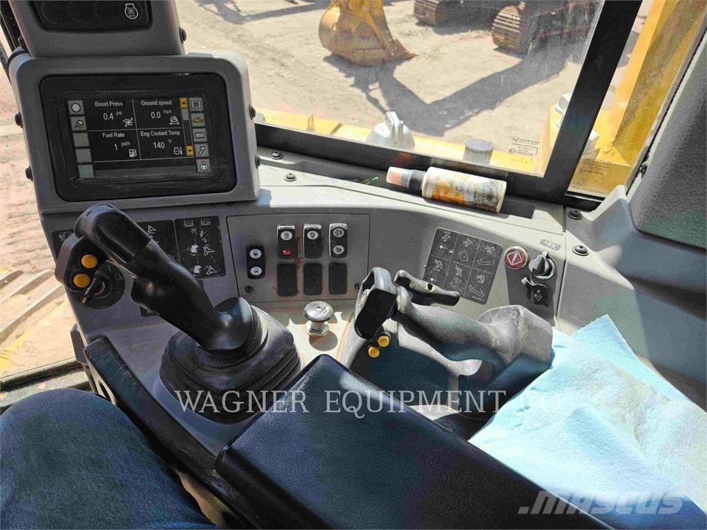 CAT D8T Crawler dozers