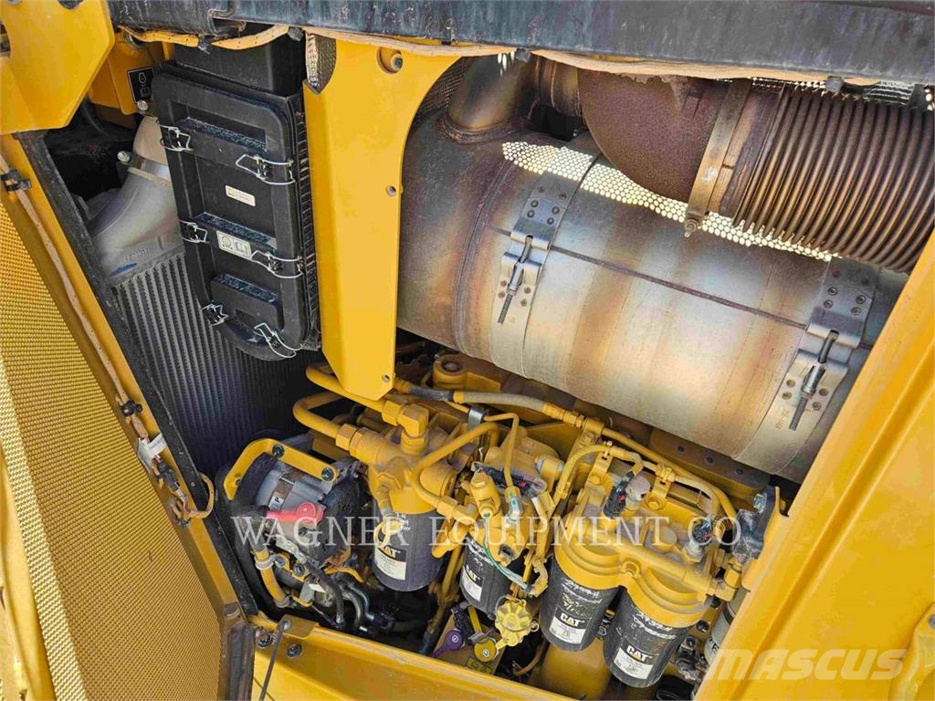 CAT D8T Crawler dozers