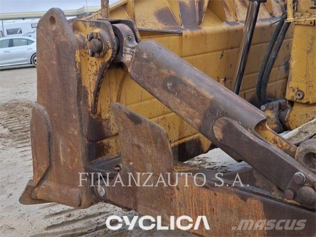 CAT D8T Crawler dozers