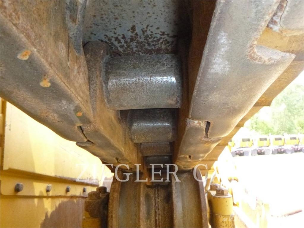 CAT D8T بلدوزرات مجنزرة