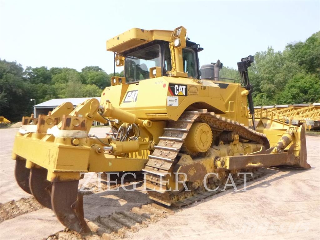 CAT D8T بلدوزرات مجنزرة