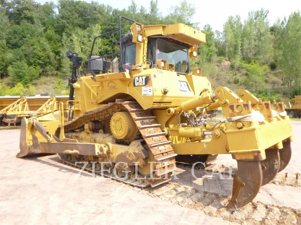 CAT D8T بلدوزرات مجنزرة
