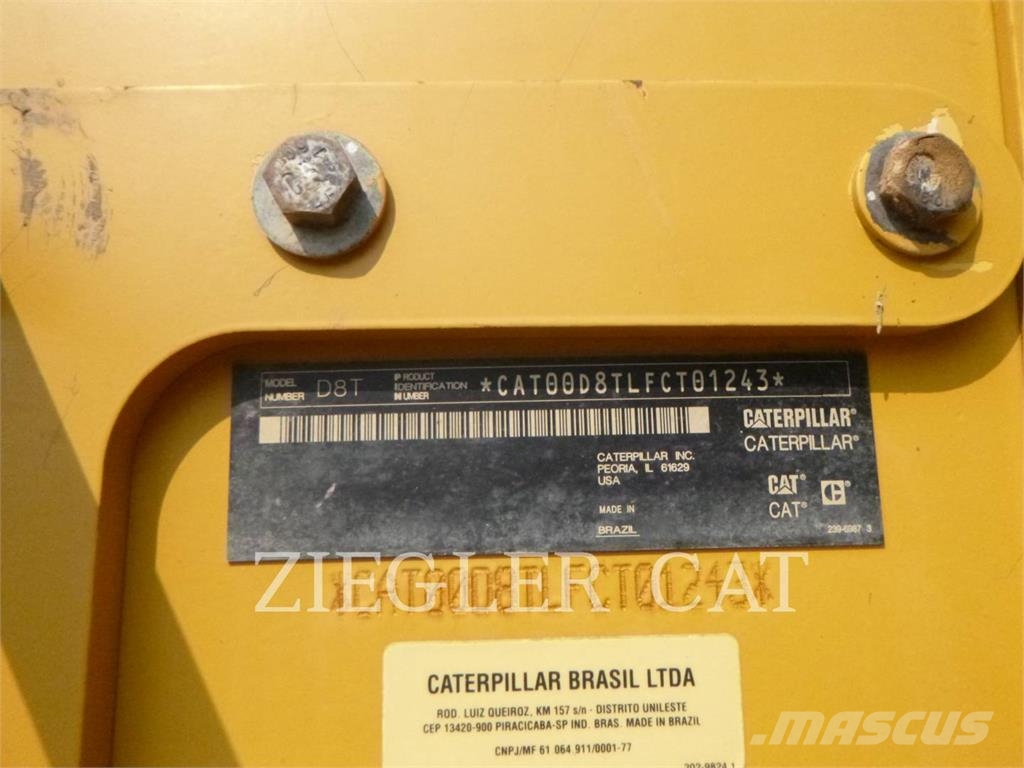 CAT D8T بلدوزرات مجنزرة