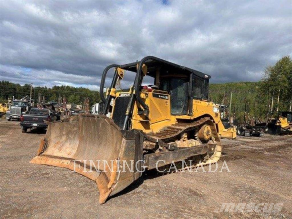 CAT D8T Buldozer sobre oruga