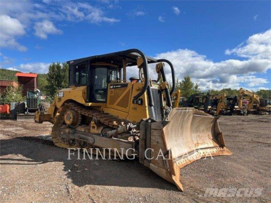 CAT D8T Buldozer sobre oruga
