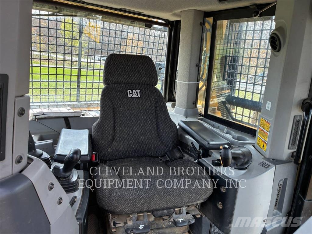 CAT D8T 履帶推土機