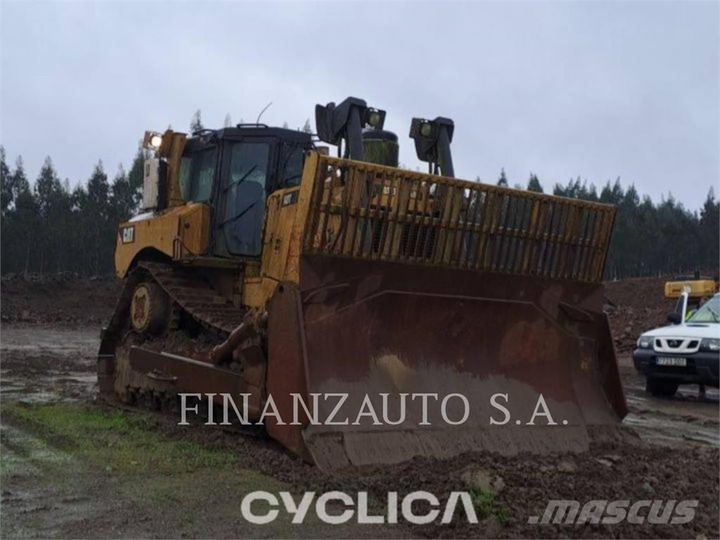 CAT D8T Telaketjupuskutraktorit