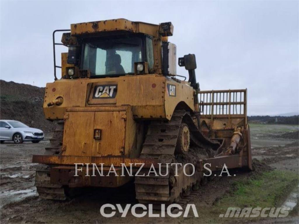 CAT D8T Telaketjupuskutraktorit