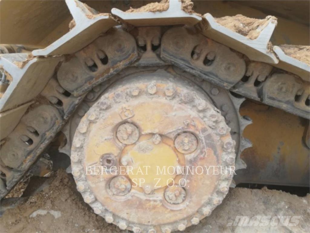 CAT D8T Гусеничні бульдозери
