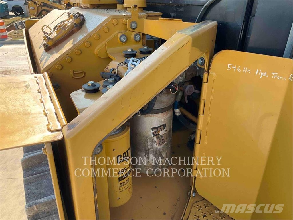 CAT D8T Kāpurķēžu buldozeri