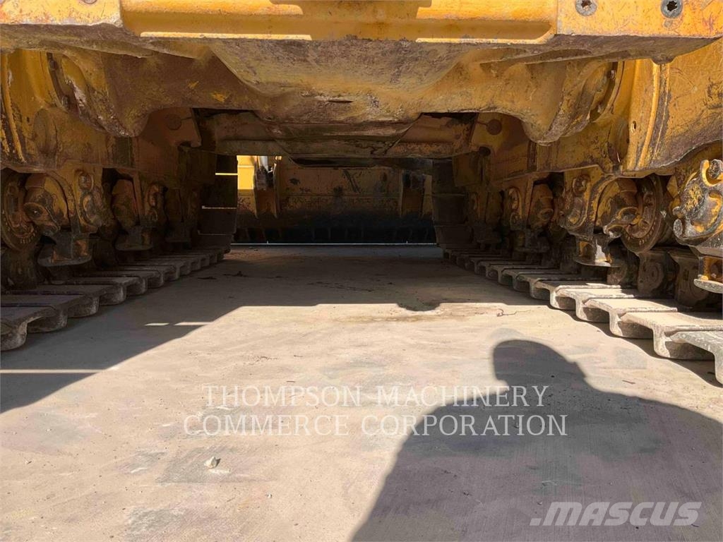 CAT D8T Kāpurķēžu buldozeri
