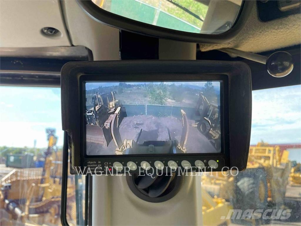CAT D8T Crawler dozers
