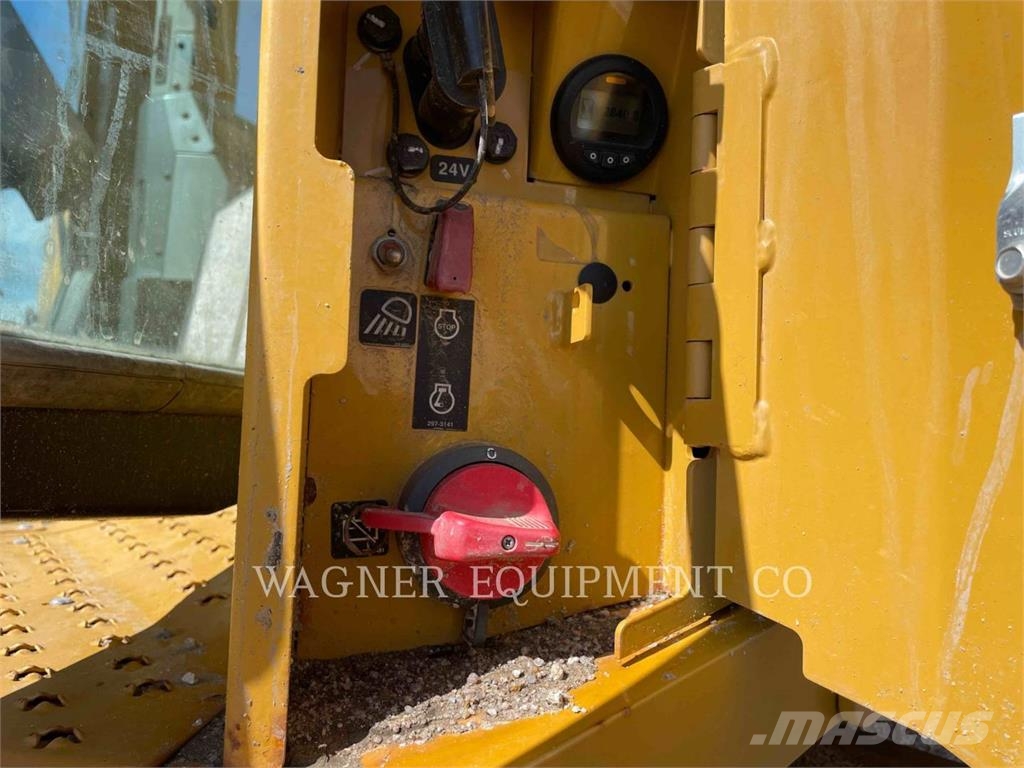 CAT D8T Crawler dozers