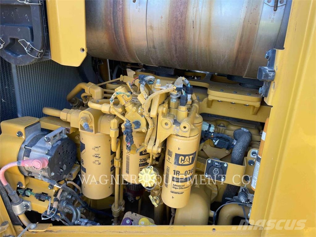 CAT D8T Crawler dozers