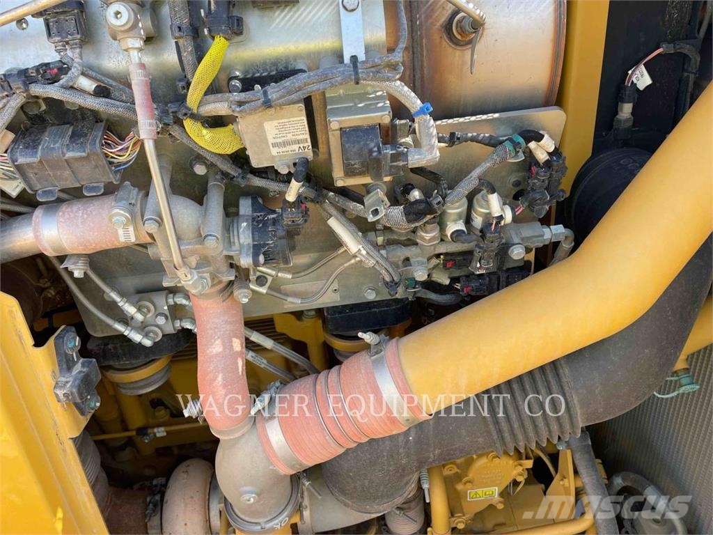 CAT D8T Crawler dozers