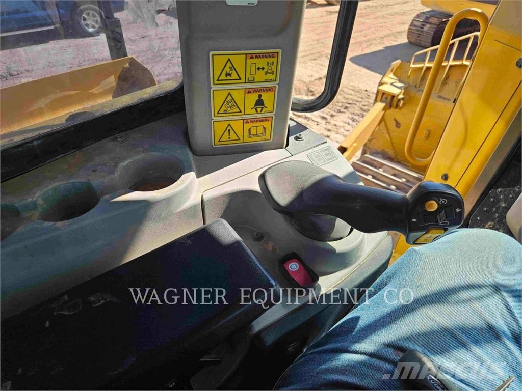 CAT D8T Crawler dozers