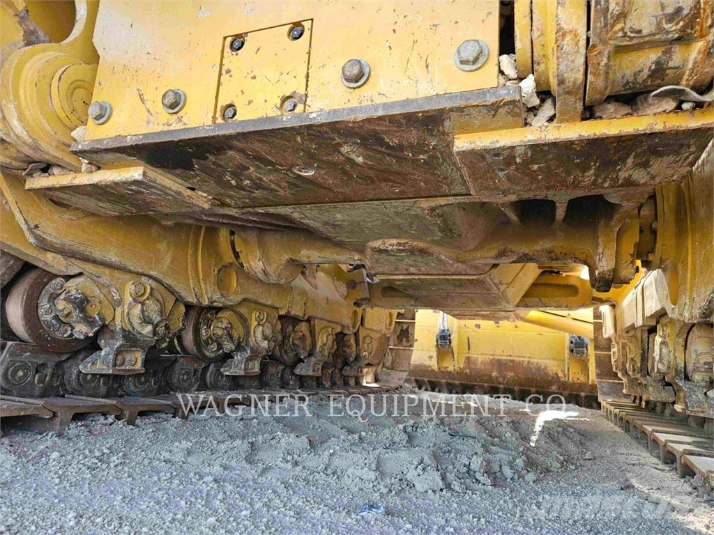 CAT D8T Crawler dozers