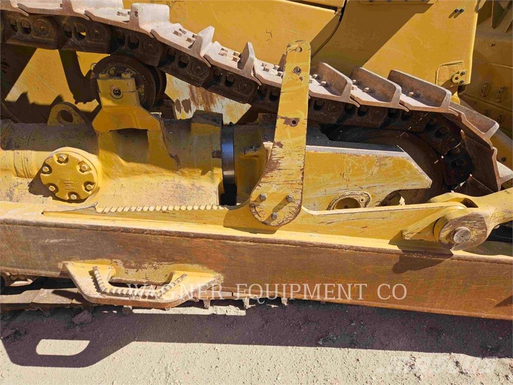 CAT D8T Crawler dozers