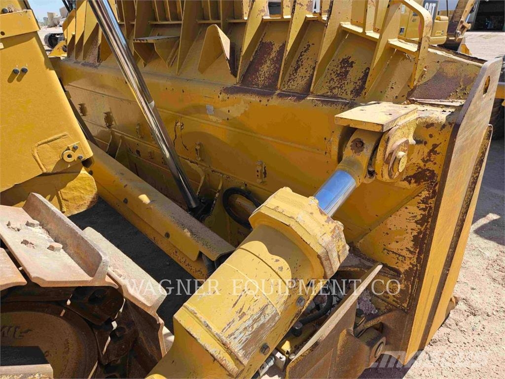 CAT D8T Crawler dozers