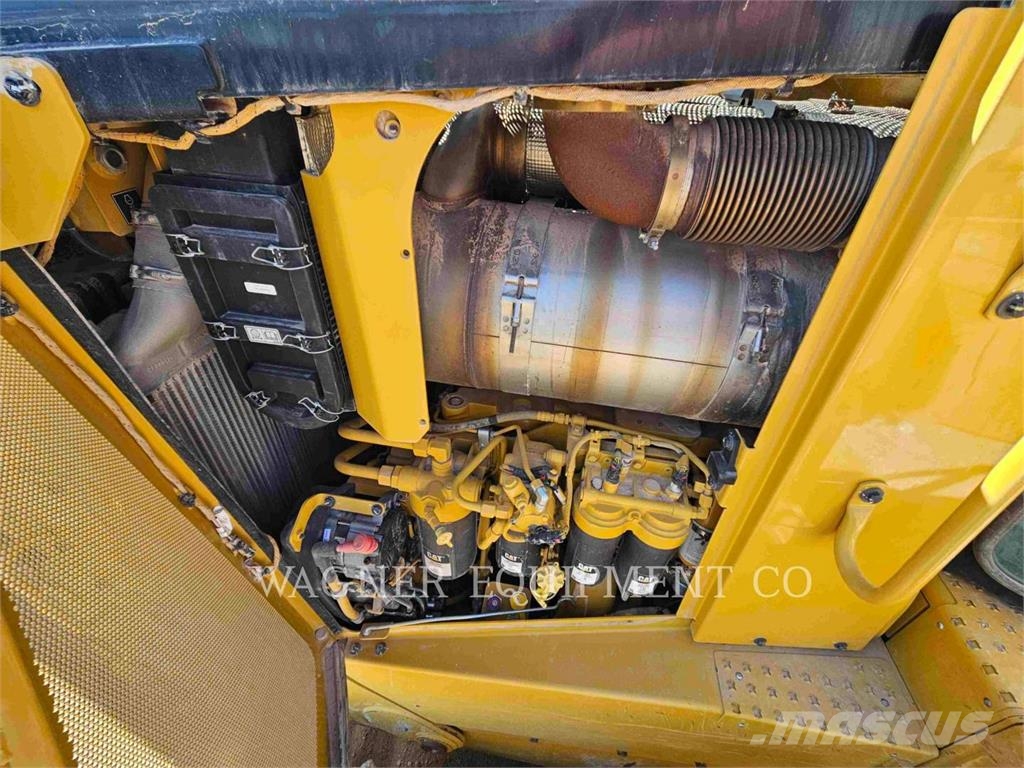 CAT D8T Crawler dozers