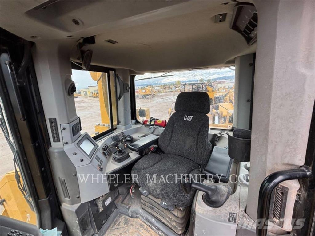 CAT D8T SU Pásové dozéry