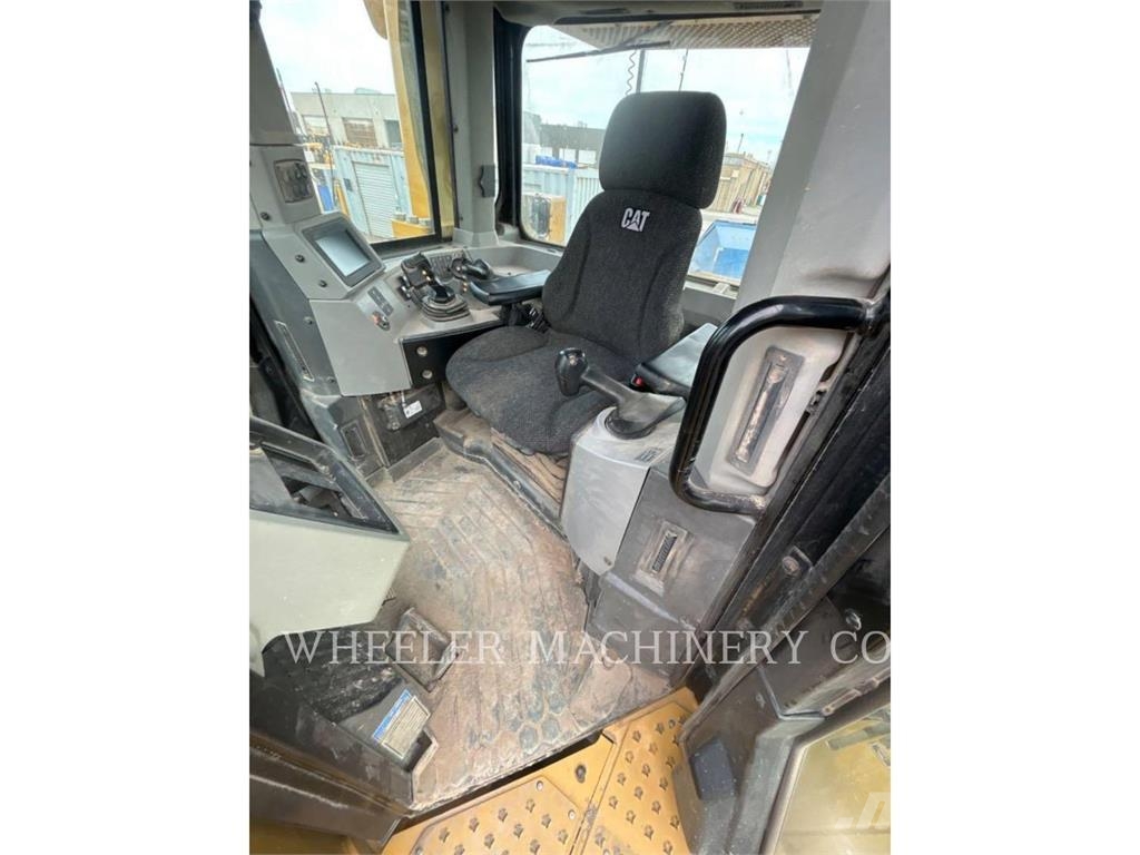 CAT D8T SU Pásové dozéry