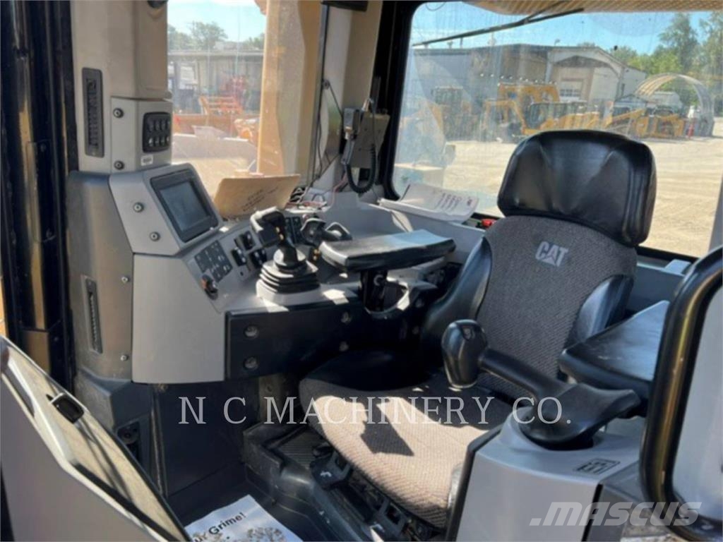 CAT D8T WH Самосвал
