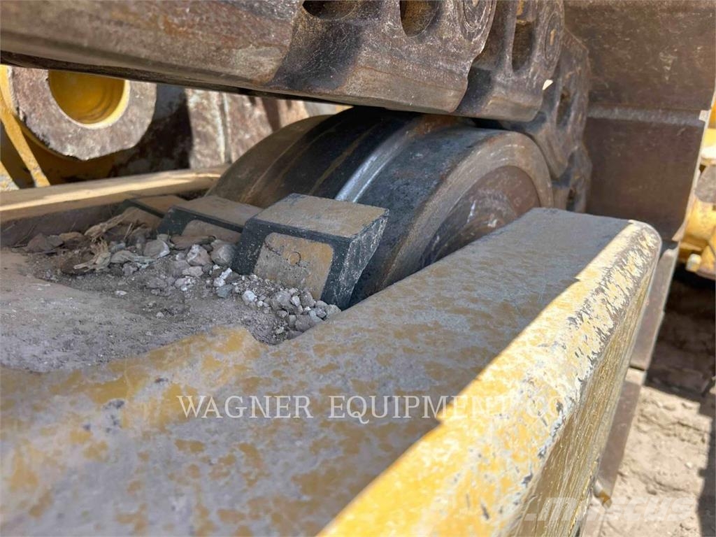 CAT D9 Crawler dozers
