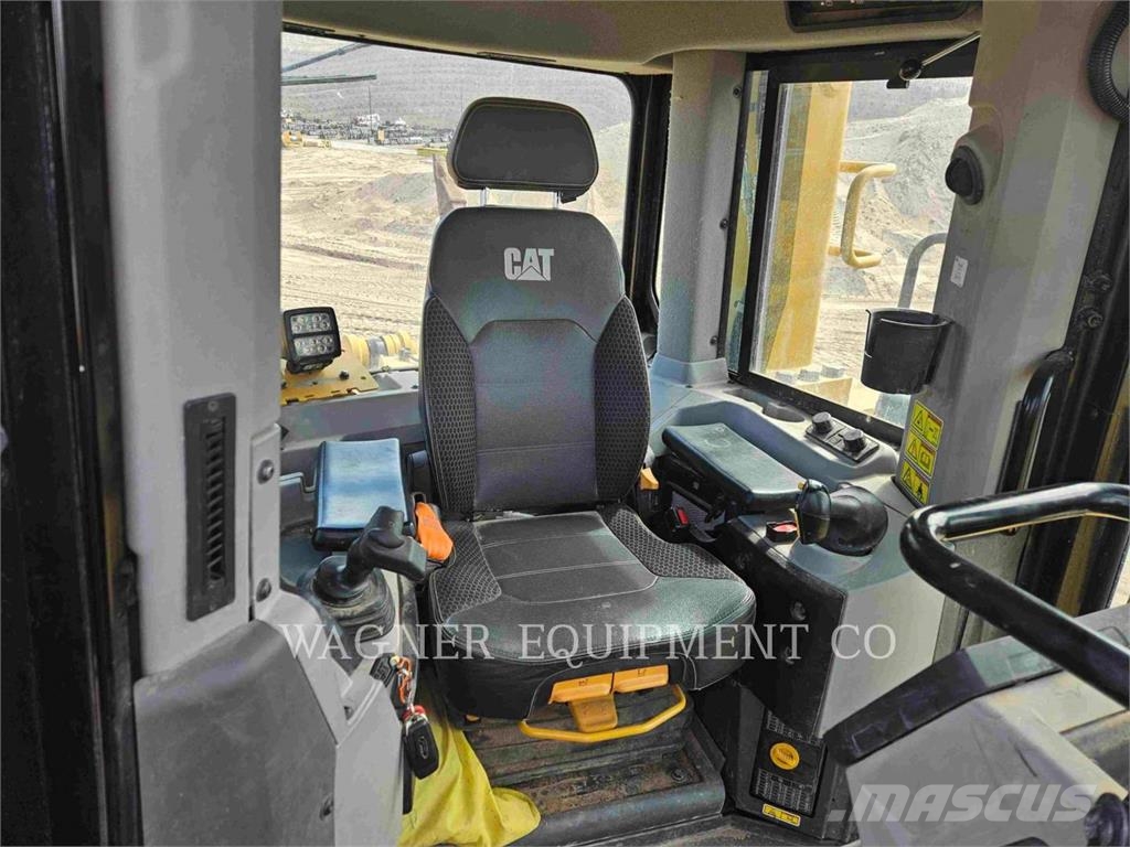 CAT D907 Bulldozer
