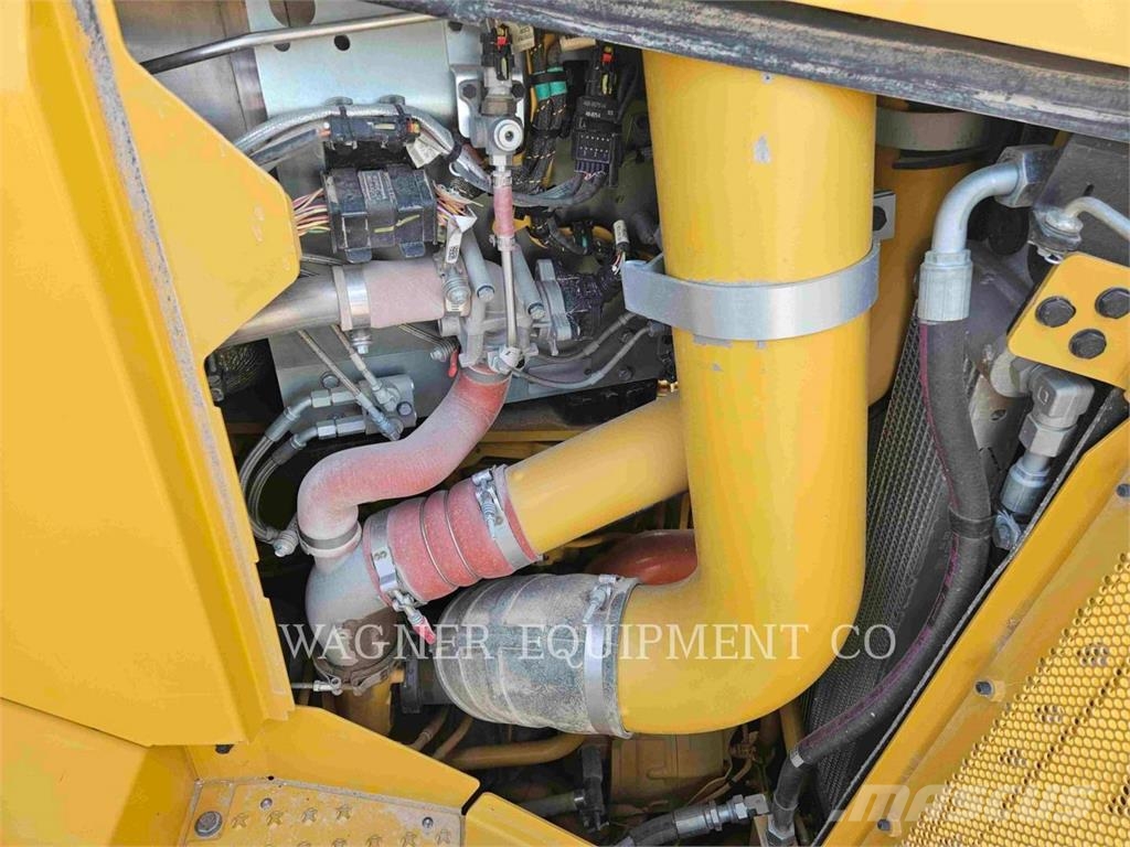 CAT D907 Bulldozer