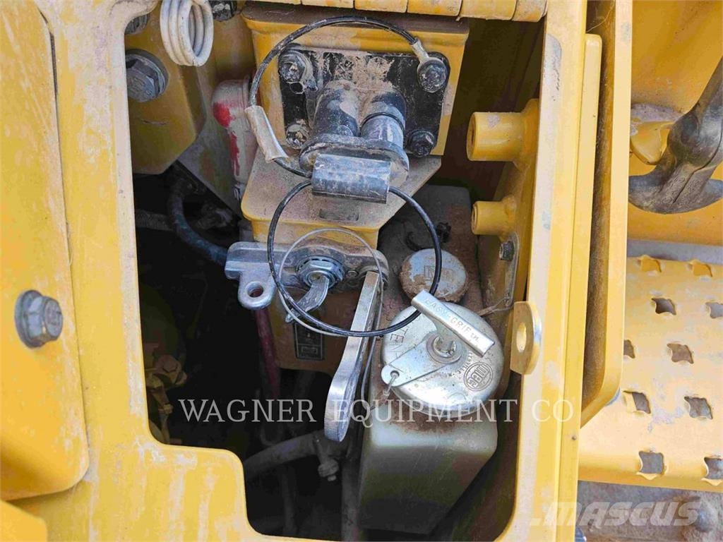 CAT D907 Bulldozer