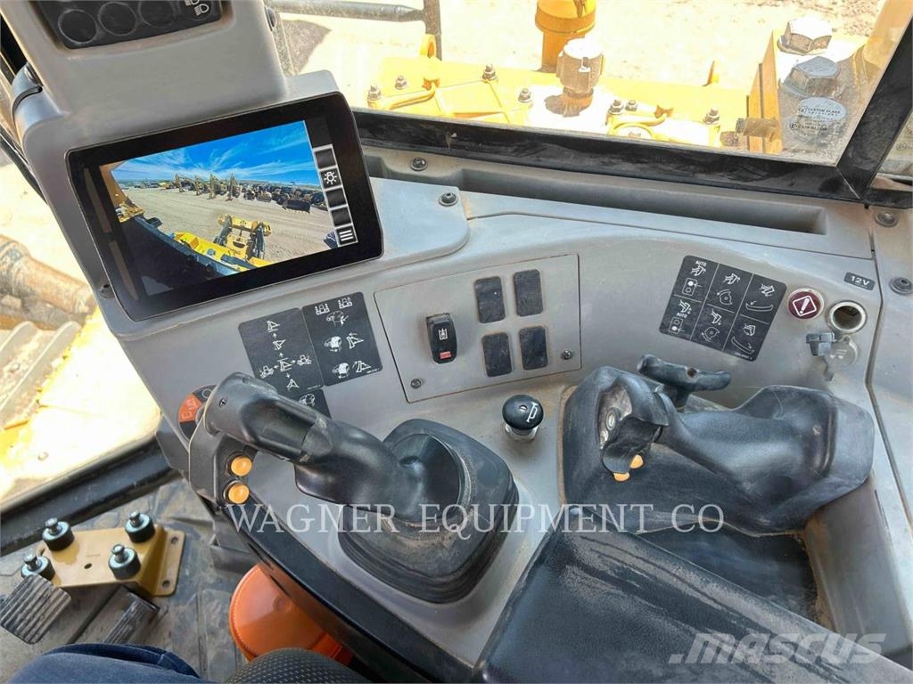CAT D907 Bulldozer