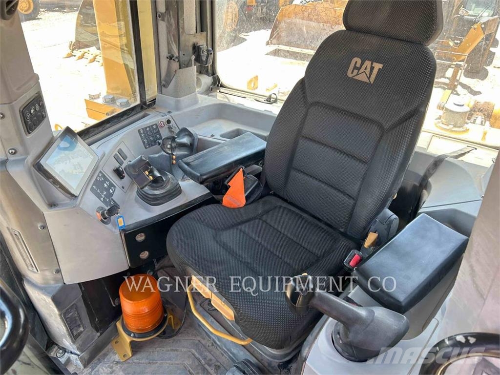 CAT D907 Bulldozer