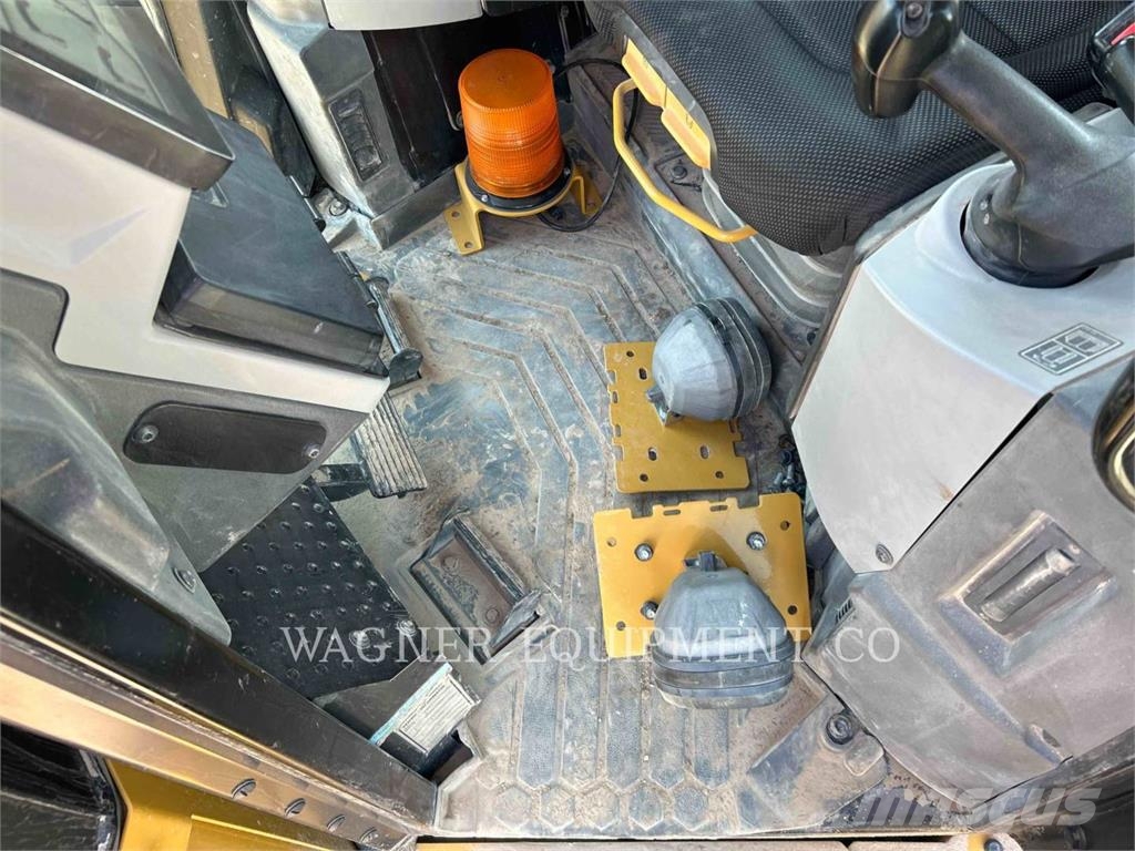 CAT D907 Bulldozer