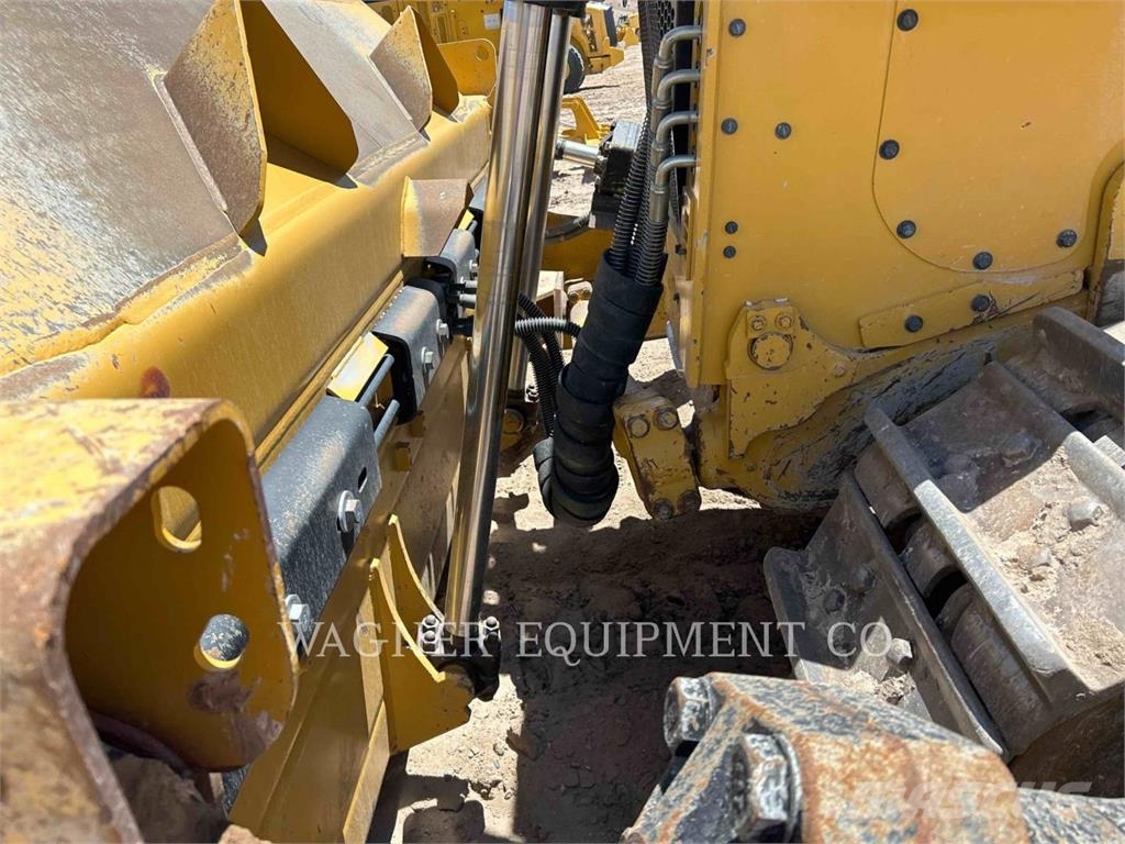 CAT D907 Bulldozer