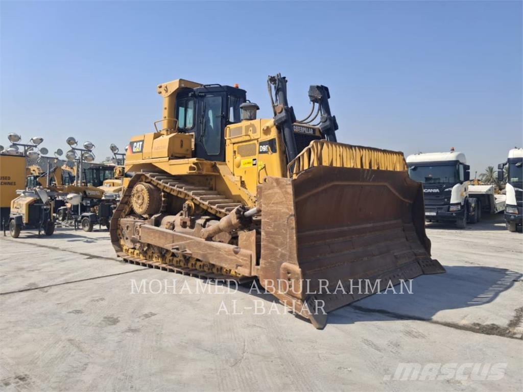 CAT D9RLRC بلدوزرات مجنزرة