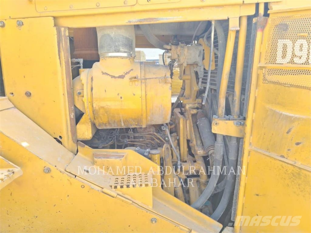 CAT D9RLRC بلدوزرات مجنزرة
