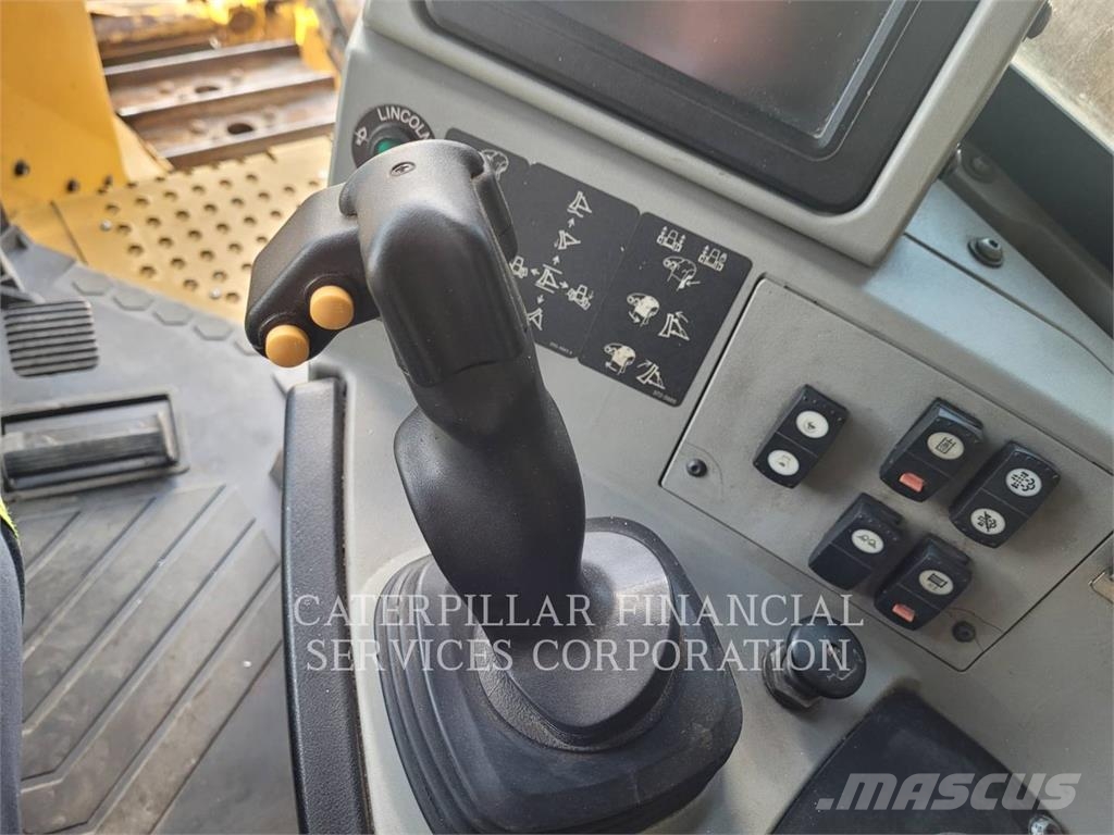 CAT D9T Buldožerji goseničarji