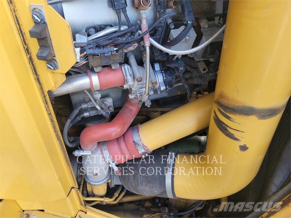 CAT D9T Buldožerji goseničarji