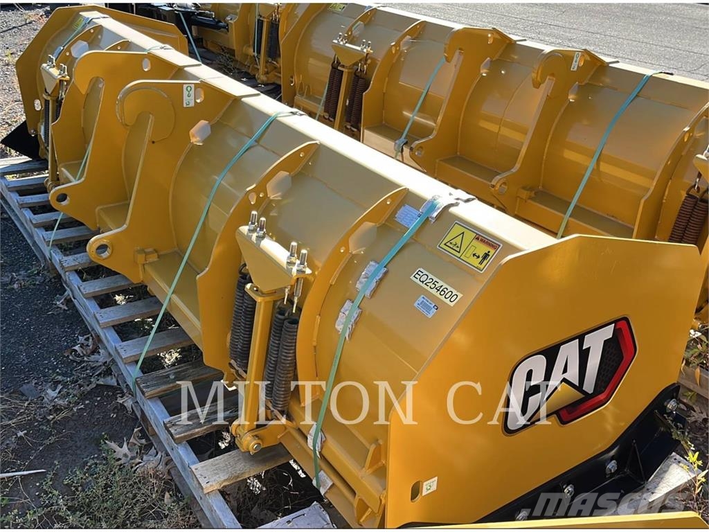 CAT ERPILLAR 12 FOOT SNOW PUSHER Lançadores de neve