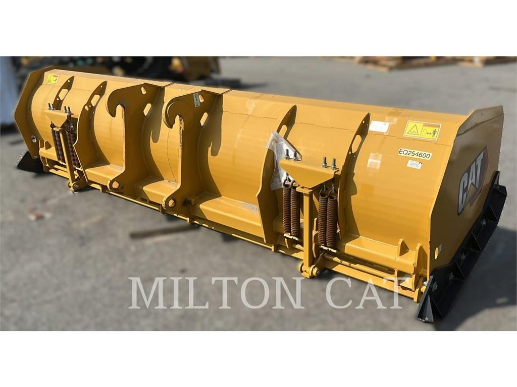 CAT ERPILLAR 12 FOOT SNOW PUSHER Snøfresere