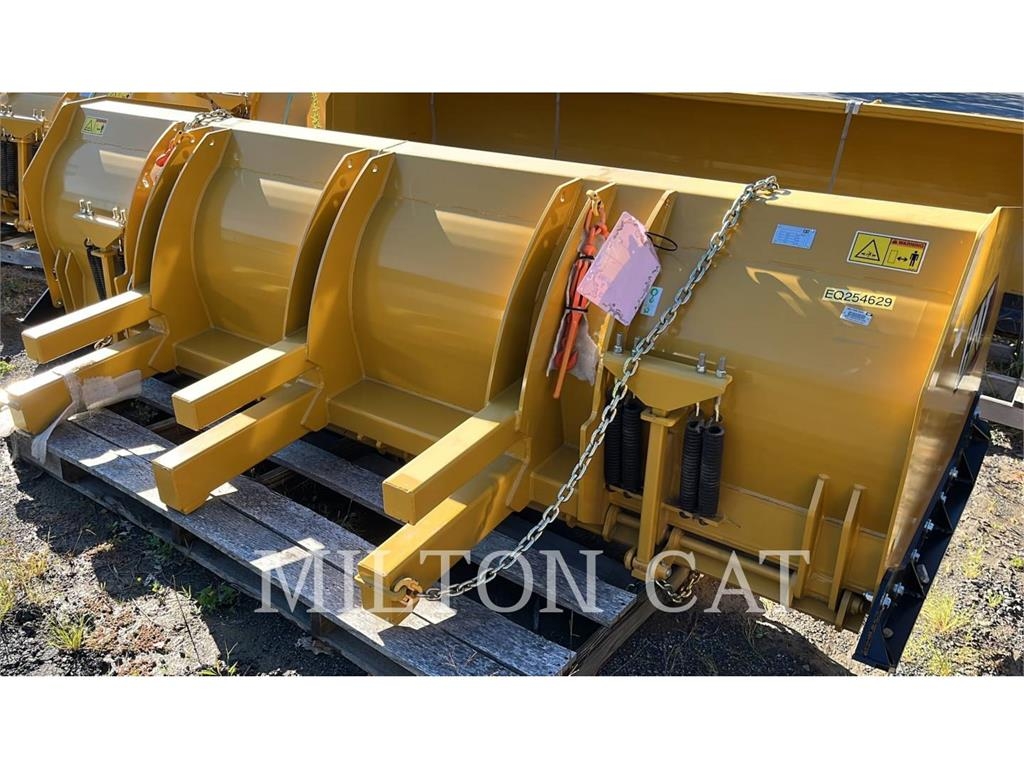 CAT ERPILLAR 12 FOOT SNOW PUSHER Lançadores de neve