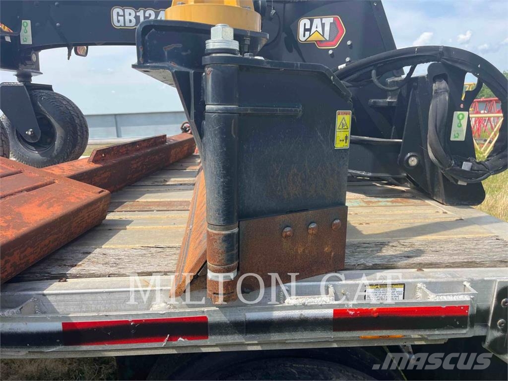 CAT GB124 Πτερύγια