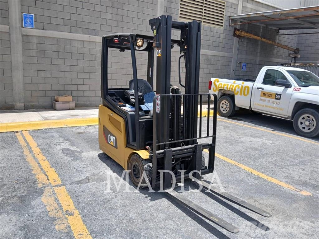CAT LIFT TRUCKS 2ETC3000 Electric forklifts