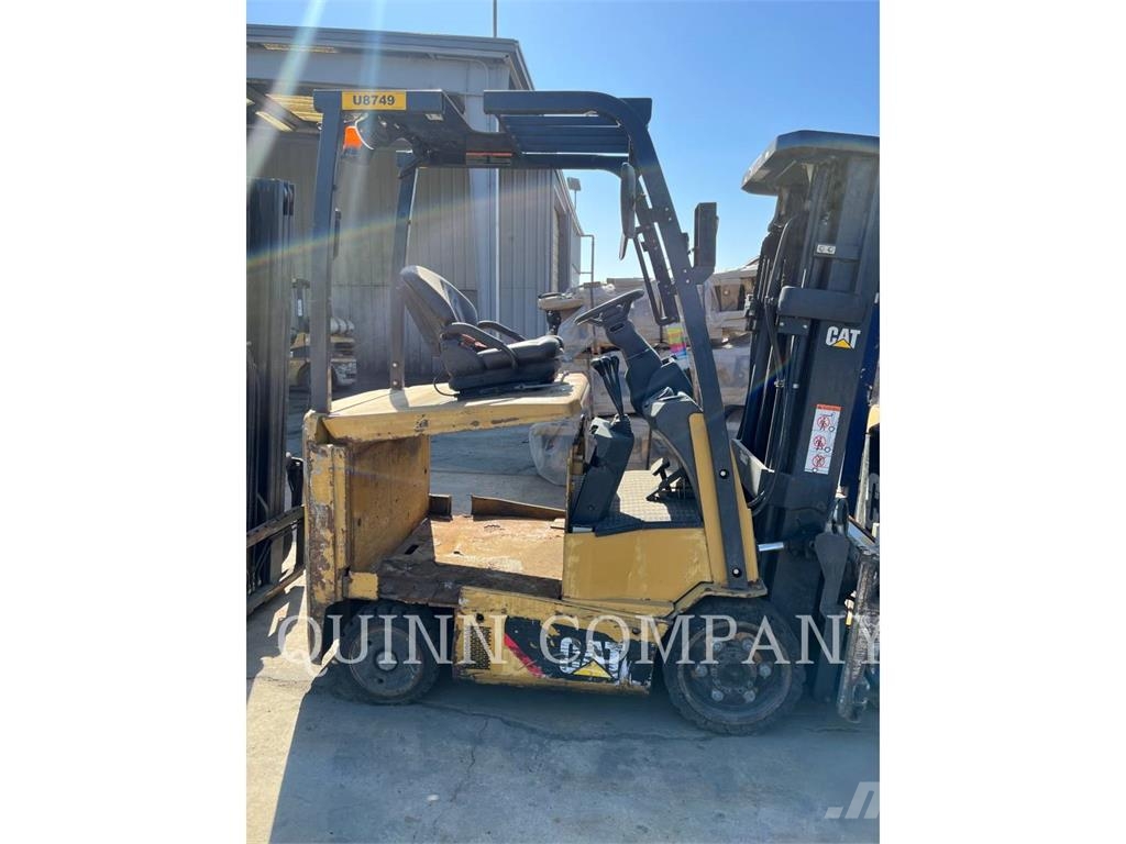 CAT LIFT TRUCKS EC25N2-AC Вилични кари-повдигачи - други