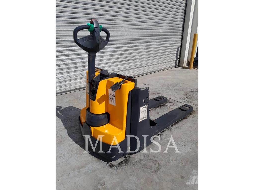 CAT LIFT TRUCKS EJE120E Golf carts