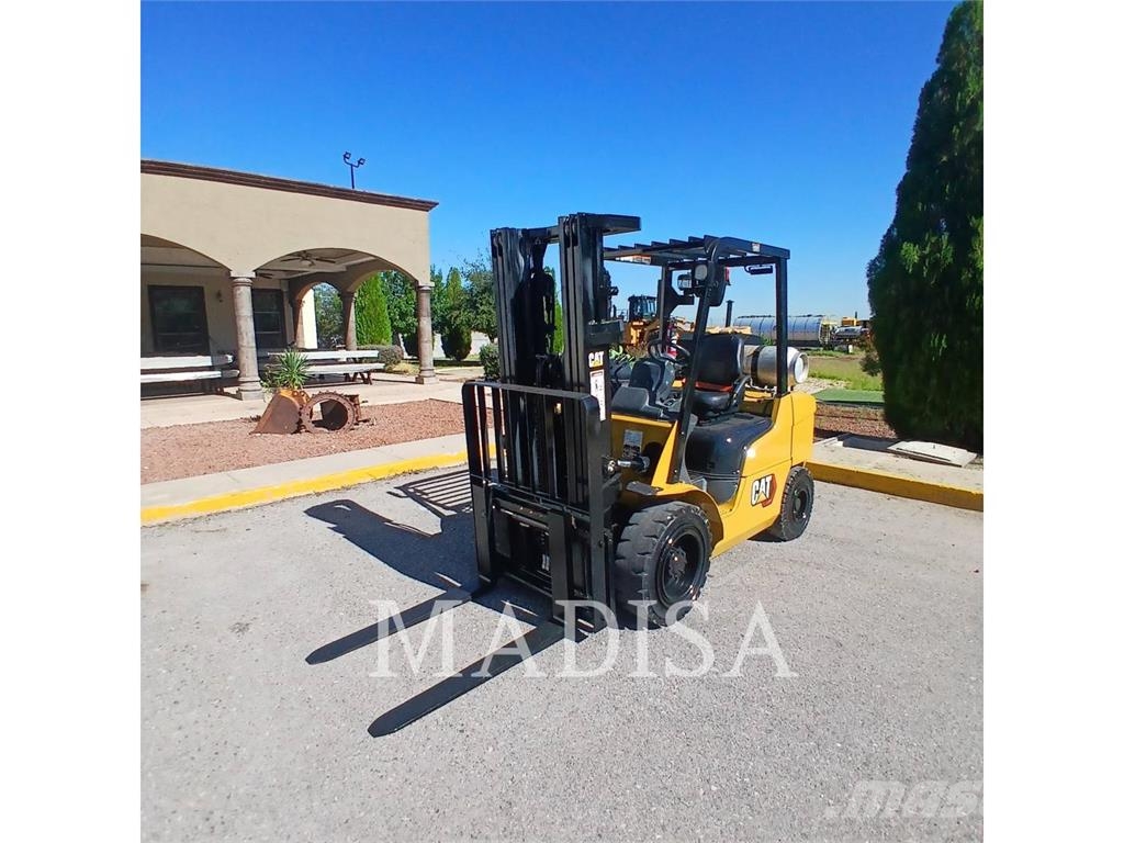 CAT LIFT TRUCKS GP30N5-LE شاحنات LPG